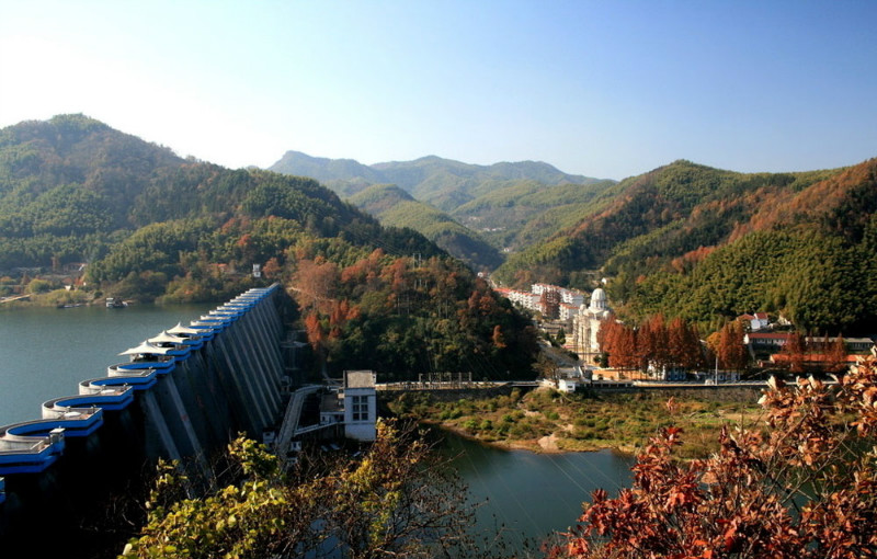 安徽佛子嶺大壩噴涂聚氨酯硬泡工程