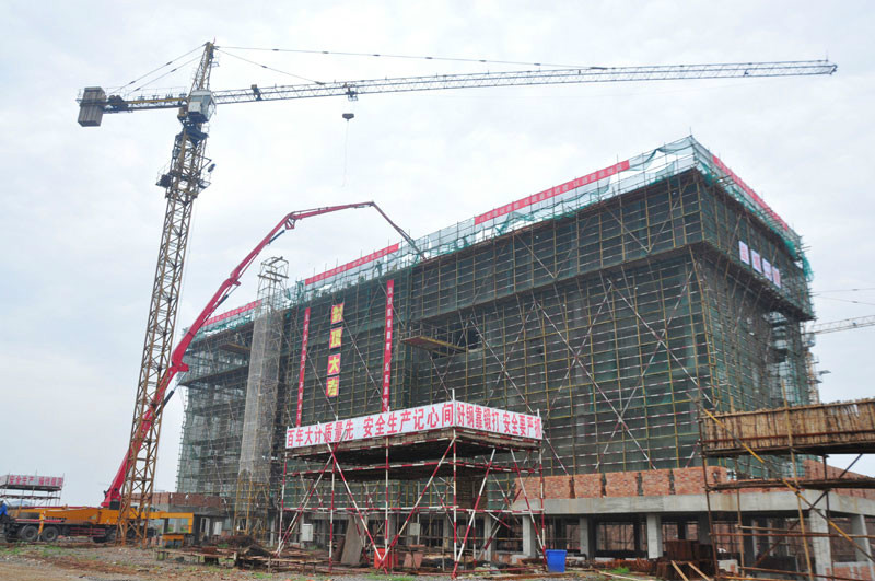 鎮(zhèn)江武警支隊(duì)營(yíng)房樓噴涂聚氨酯硬泡工程